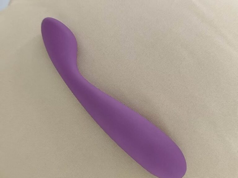 Click to view full screen Amy 2 Svakom - Vibrador de Ponto G Flexível photo review